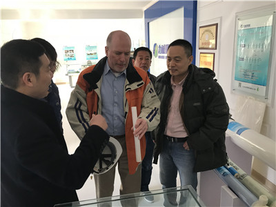 中科院理化研究所李畢忠博士、西門子公司過程工業部水處理專家William  Cunningham先生、王克軍先生及安陽市開發區科技局領導一行到我公司參觀交流